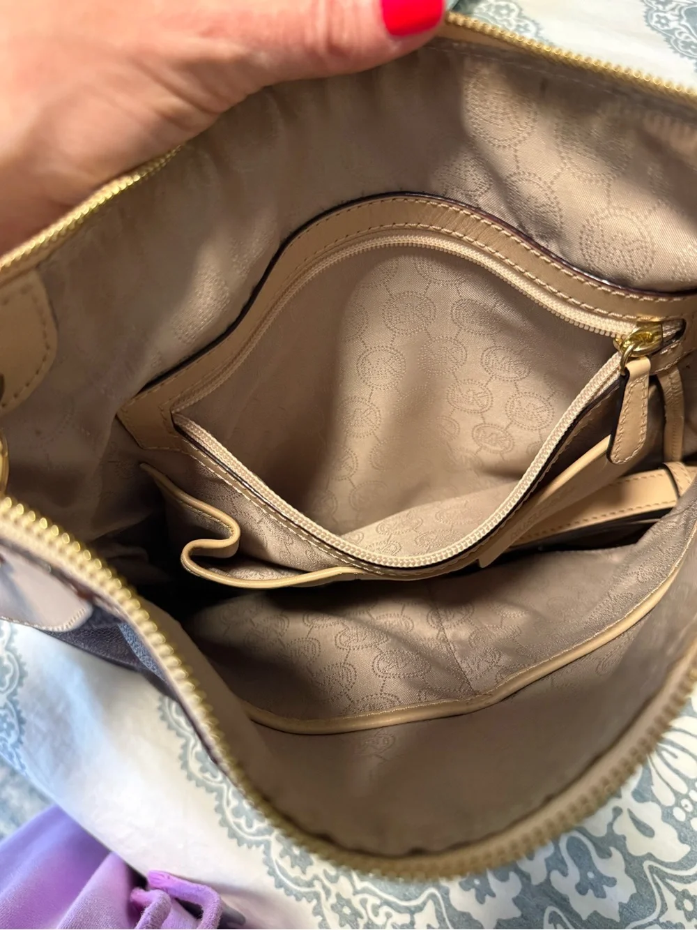 MICHAEL KORS Jet Set Convertible Bag